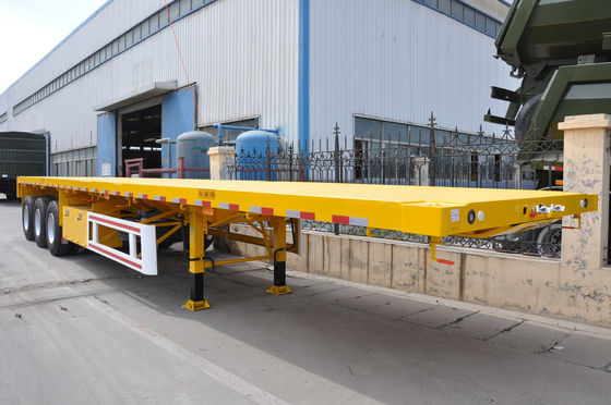 China Heavy Duty Tri Axle Dump Truck , 50 Ton Flatbed Semi Truck Trailer For Container supplier