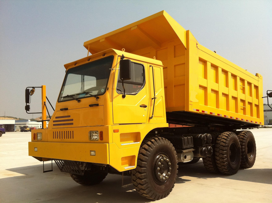 Professional 6x4 Heavy Duty Dump Truck , 50 Ton Dump Truck 336Hp For Mining