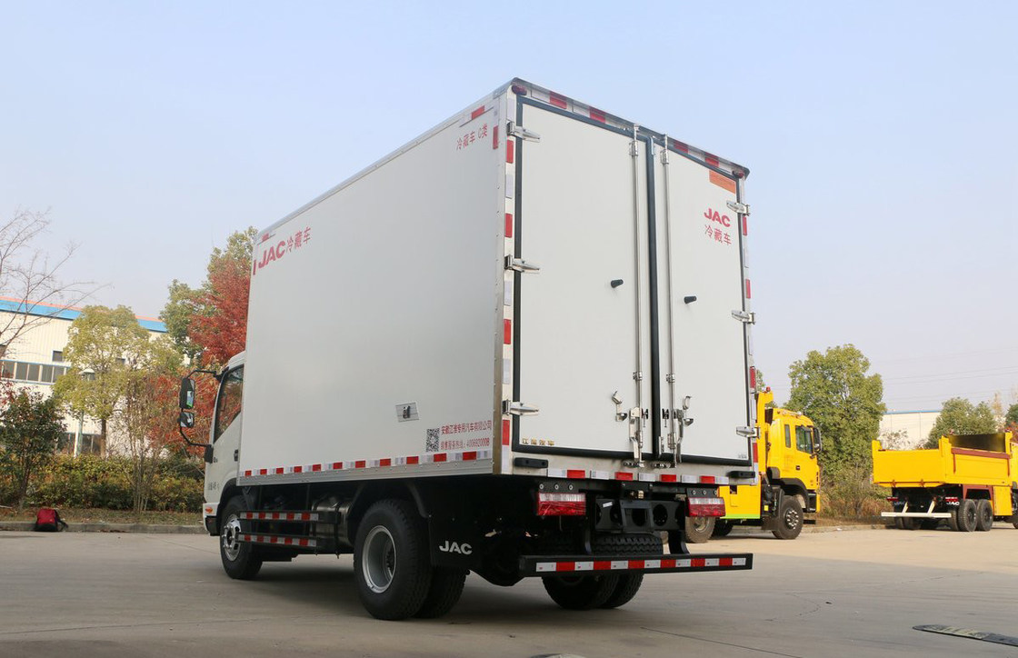 13.9 CBM 4x2 Size Refrigerated Utility Trailer , Refrigerated Delivery